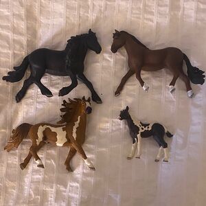 Schleich horses set of 4